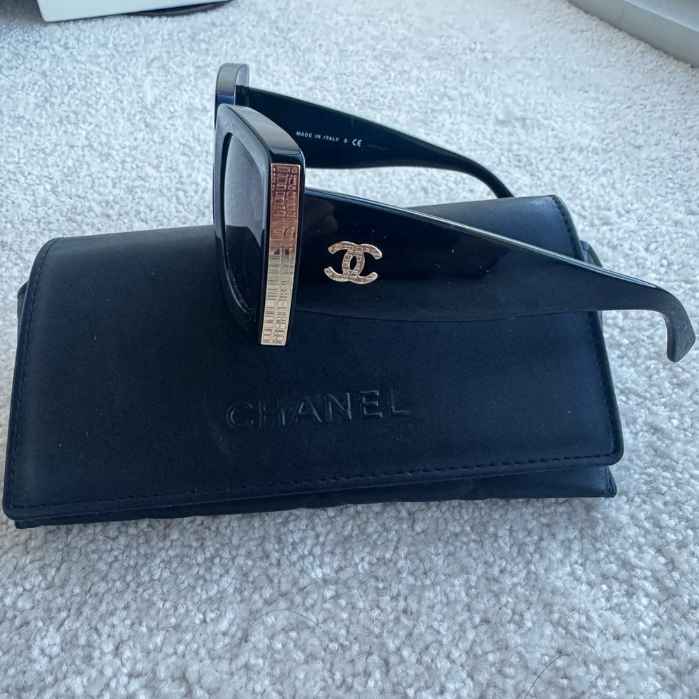 CHANEL Black and Gold Sunglasses with Bold Design - Picture 8 of 16